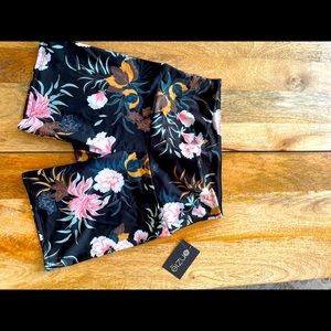 Floral Onzie bike short size m/l new with tags